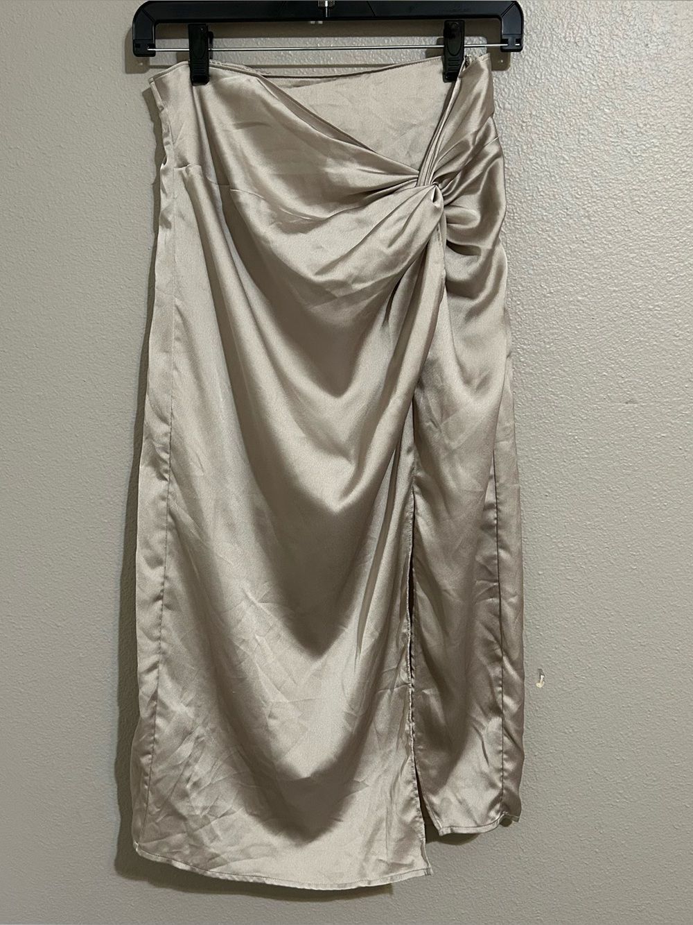 Abercrombie & Fitch Neutral Knotted Satin Side Slit Midi Skirt Womens Size Small